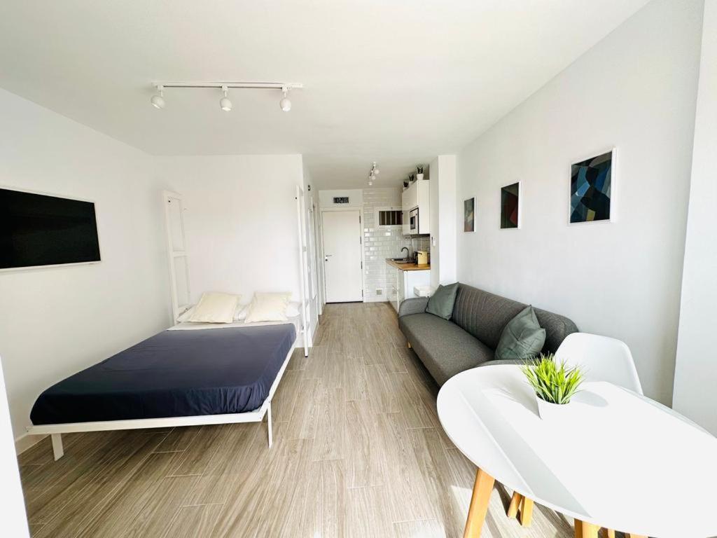 Modern White Studio Benalmadena Exterior photo